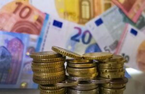 Κατώτατος μισθός: Πρόθεση σύγκλισης σε δημόσιο και ιδιωτικό τομέα