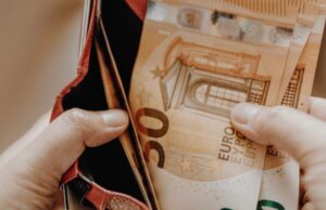 ΟΠΕΚΑ: Πληρωμή 17 επιδομάτων μέχρι τέλος Οκτωβρίου