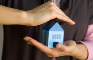 Δυναμικά ξεκίνησε η υλοποίηση του προγράμματος στεγαστικής συνδρομής «ΚΑΛΥΨΗ» για ευάλωτους νέους 25-39 ετών